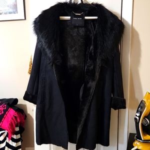 Ivanka Trump L black coat